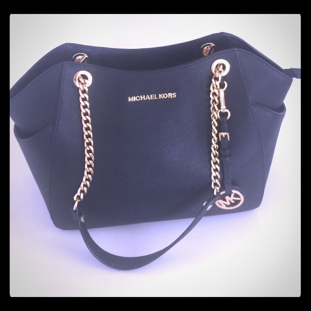 Beautiful Black Leather Michael Kors Shoulder Bag